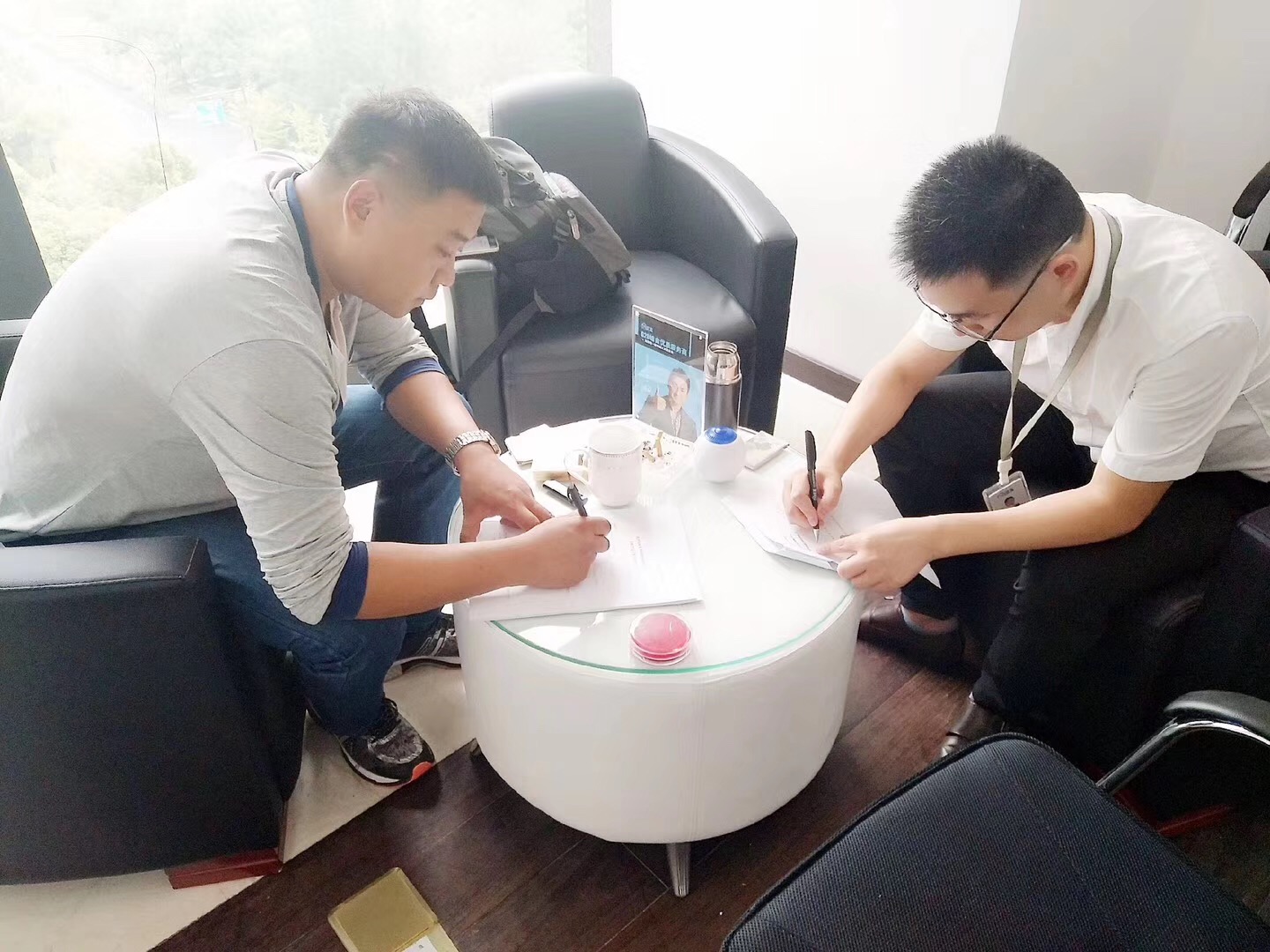 熱烈祝賀王總簽約創(chuàng)綠家鄭州市區(qū)級(jí)代理！